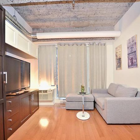Stylish Urban Loft Downtown Apartment Montreal Bagian luar foto