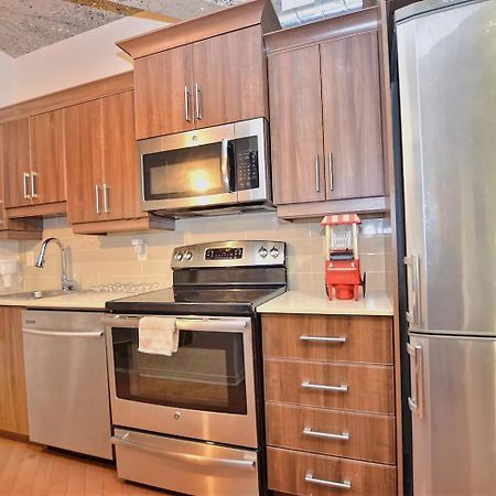 Stylish Urban Loft Downtown Apartment Montreal Bagian luar foto