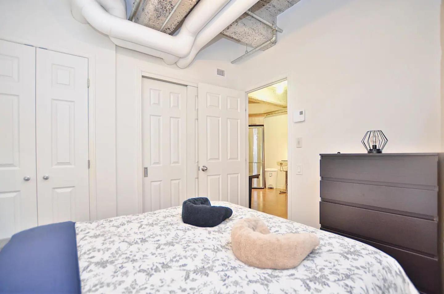 Stylish Urban Loft Downtown Apartment Montreal Bagian luar foto