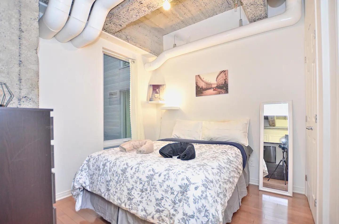 Stylish Urban Loft Downtown Apartment Montreal Bagian luar foto